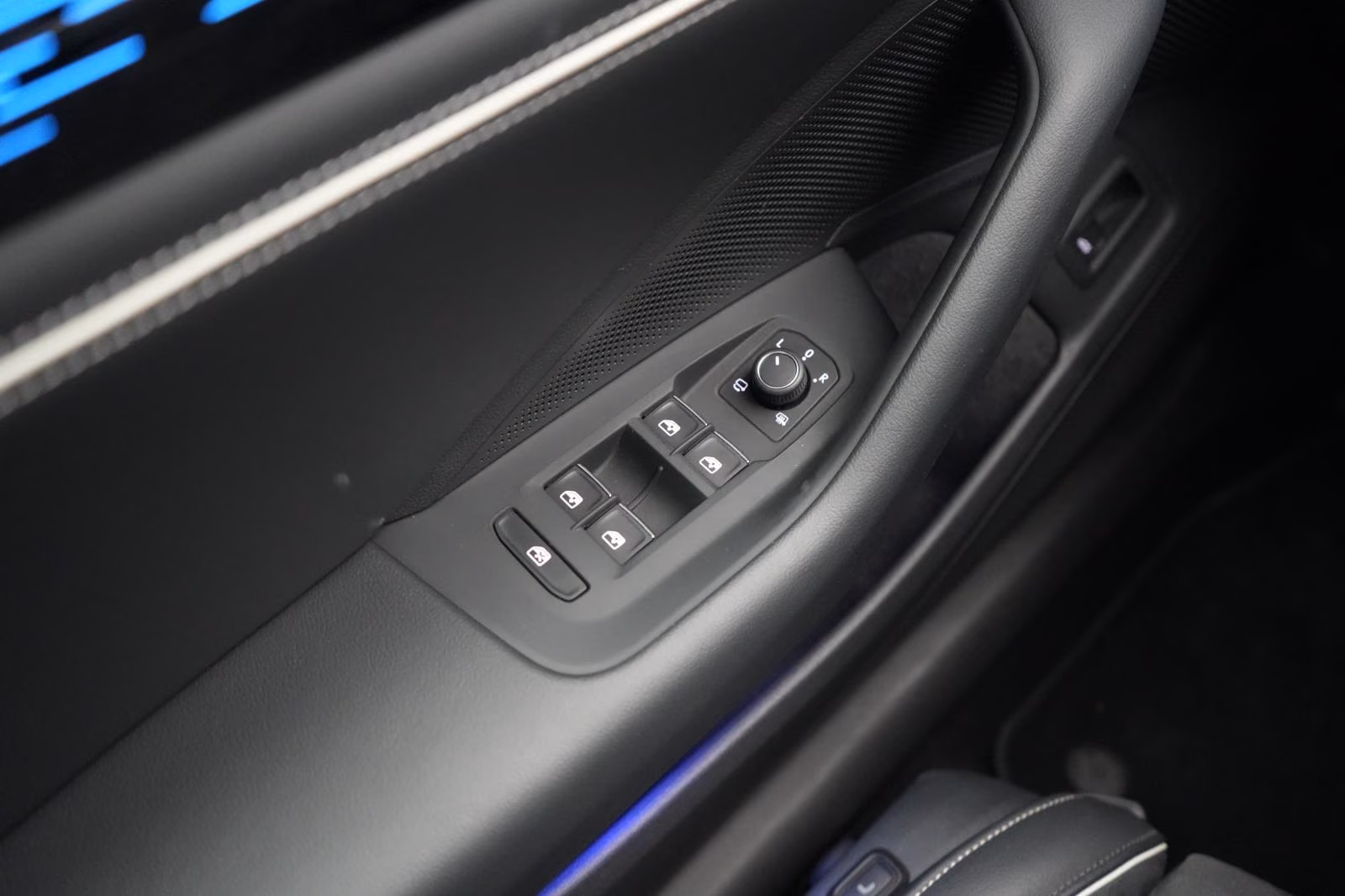 (B-270) Volkswagen Passat Variant 1.5 ETSI Elegance DSG - Image 17