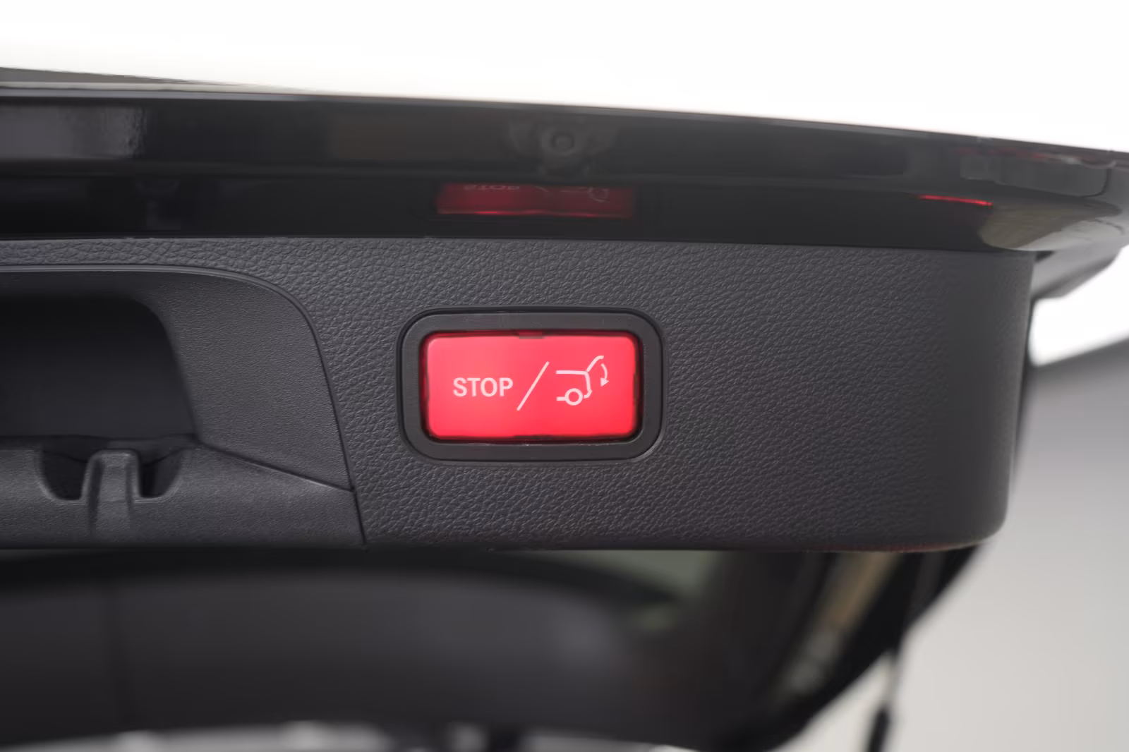 (B-761) Mercedes-Benz(Hybrid) GLC 300 de 4Matic 9G-Tronic AMG Navi/Temp/K - Image 23