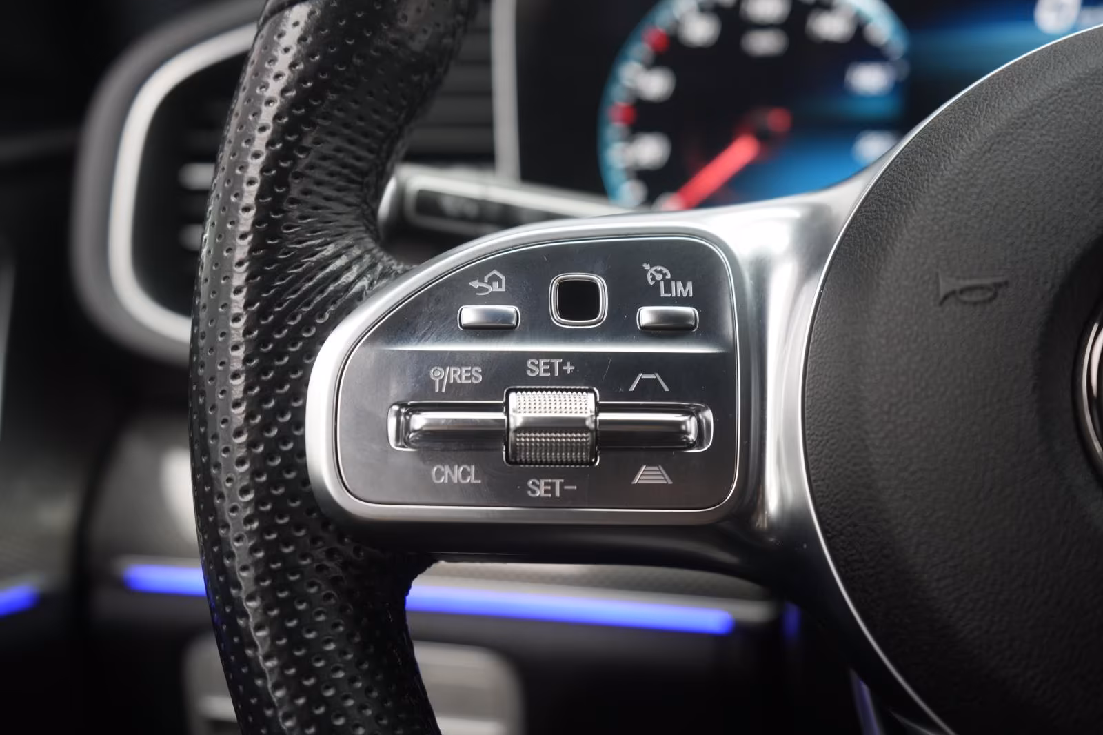 (B-137) Mercedes-Benz(Hybrid) GLE 350 de 4Matic 9G-Tronic AMG Distronic/Kam - Image 18
