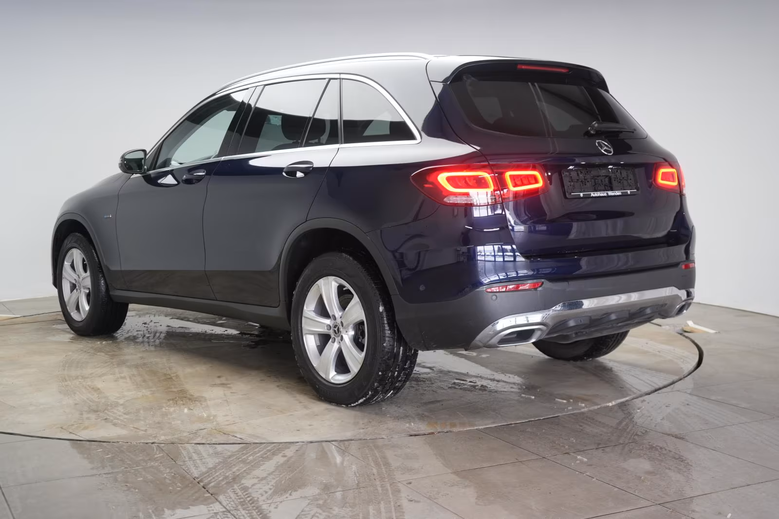 (B-320) Mercedes-Benz(Hybrid) GLC 300 de 4Matic 9G-Tronic Temp/Kamera/Lan - Image 4