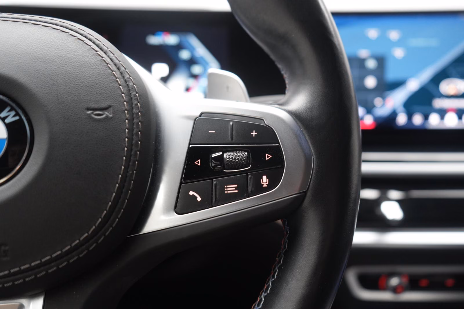 (B-058) BMW X6 M60 i xDrive Leder/HUD/Carbon/H&K/Kamera/AHK/ - Image 18