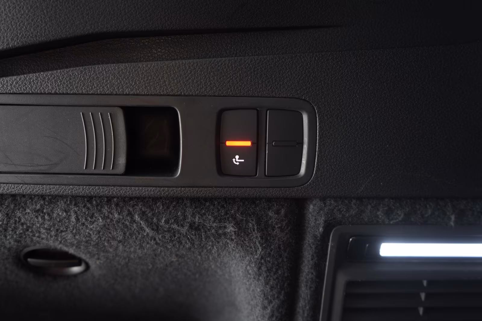 (B-123) Audi Q5 40 TDI quattro S-Line Temp/Kamera/AHK/Massage - Image 27