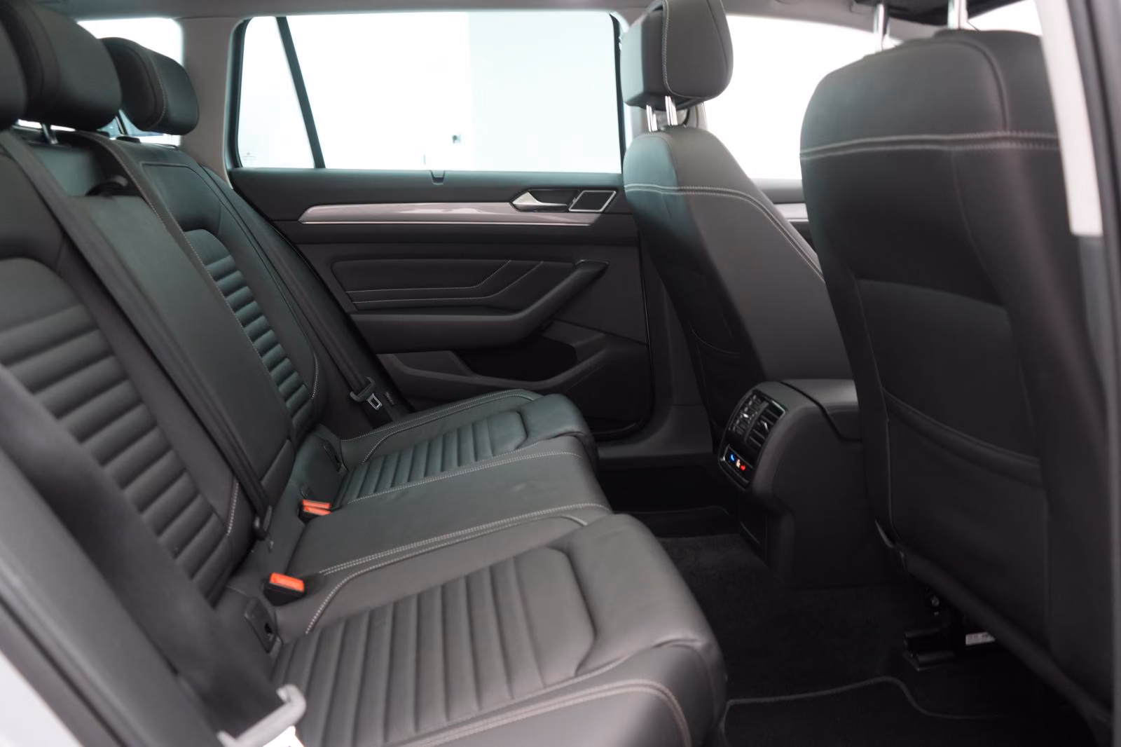 (B-617) Volkswagen(Hybrid) Passat Variant 1.4 TSI DSG GTE ACC/Kamera/Pano/L - Image 11