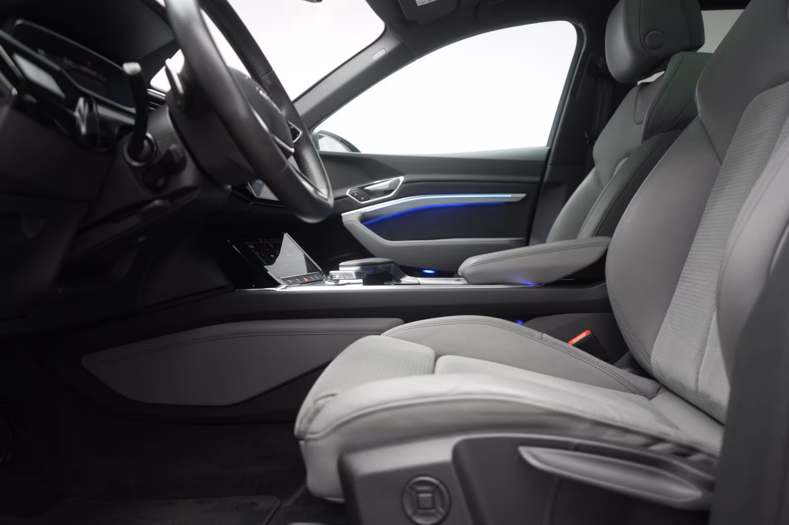 (B-587) Audi e-tron 55 quattro S line Matrix/Kamera/Pano/Virt - Image 6