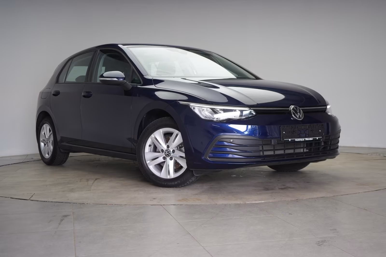 (B-323) Volkswagen Golf 1.5 eTSI DSG Life ACC/Kamera/Virtual/Lane/S - Image 1