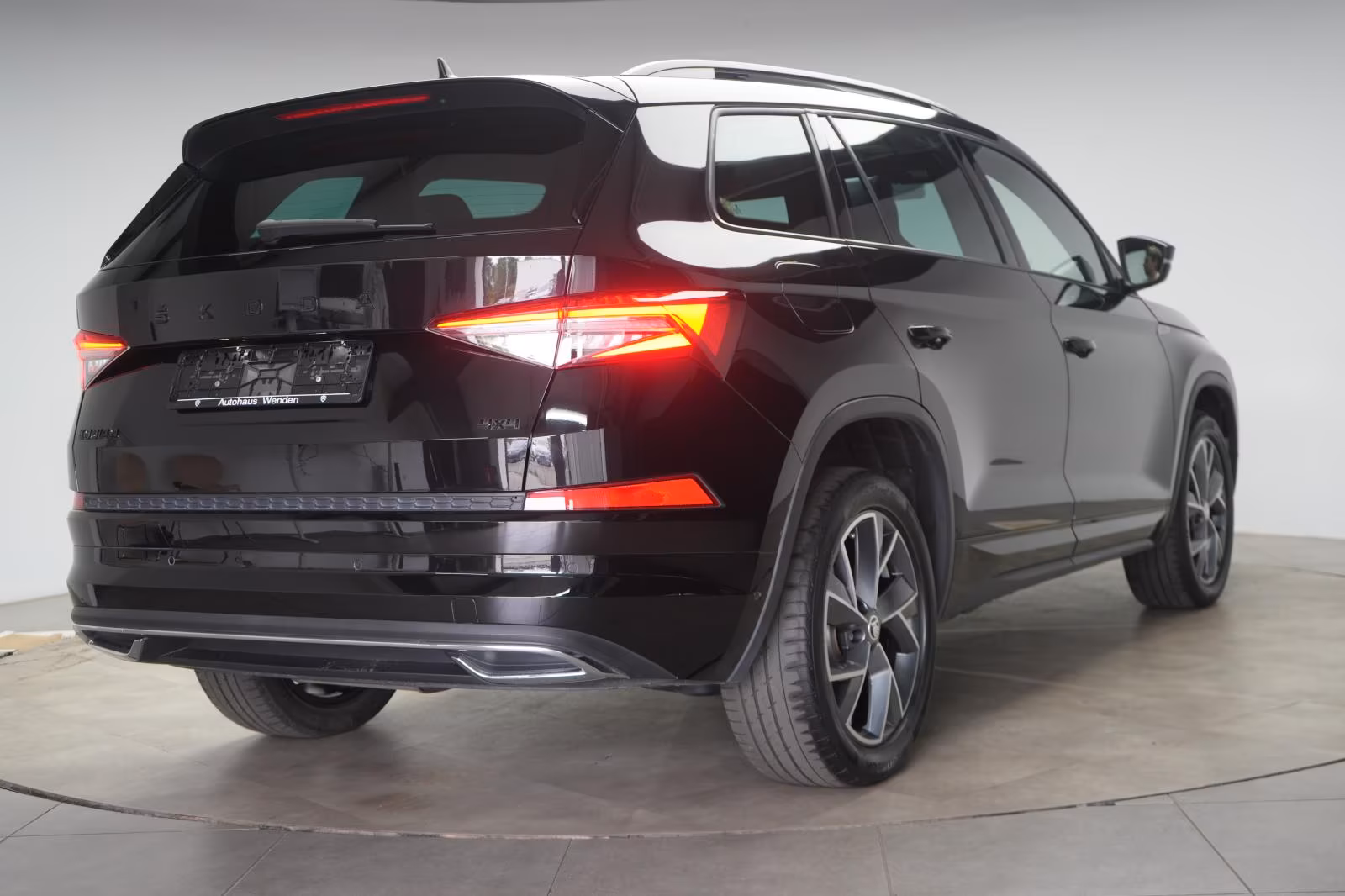 (B-685) Skoda Kodiaq 2.0 TDI 4x4 DSG Sportline ACC/Virtual/AHK - Image 5