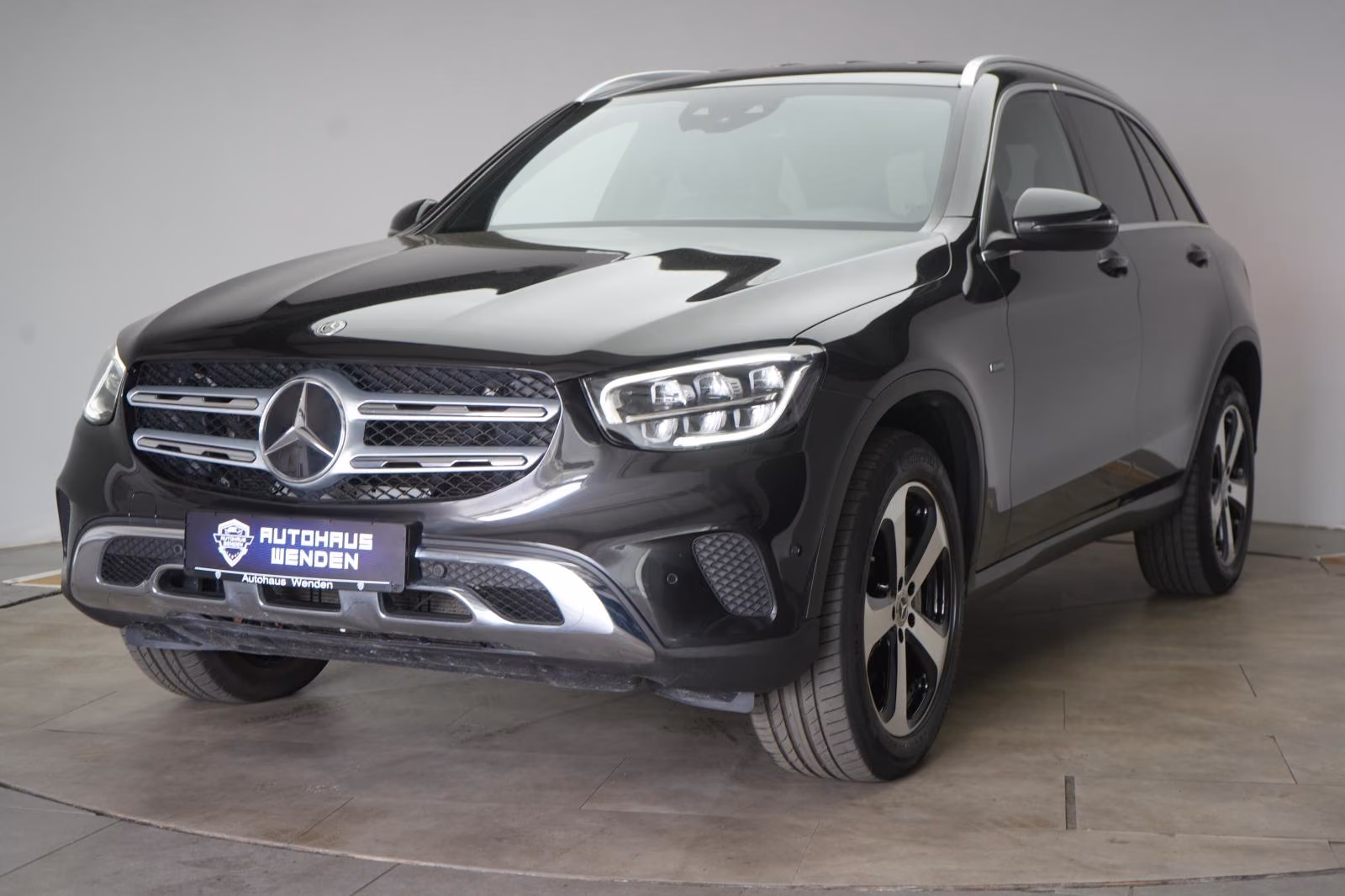 (B-352) Mercedes-Benz(Hybrid) GLC 300 de 4Matic 9G-Tronic Standhzg/Kamera/ - Image 3