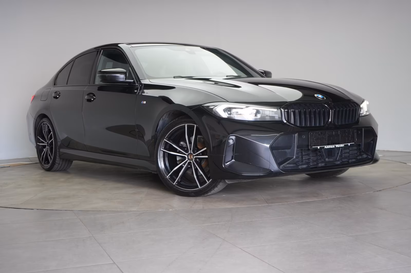 (B-502) BMW 320 d xDrive M-Sport ACC/Kamera/Standhzg/AHK/Sid - Image 1
