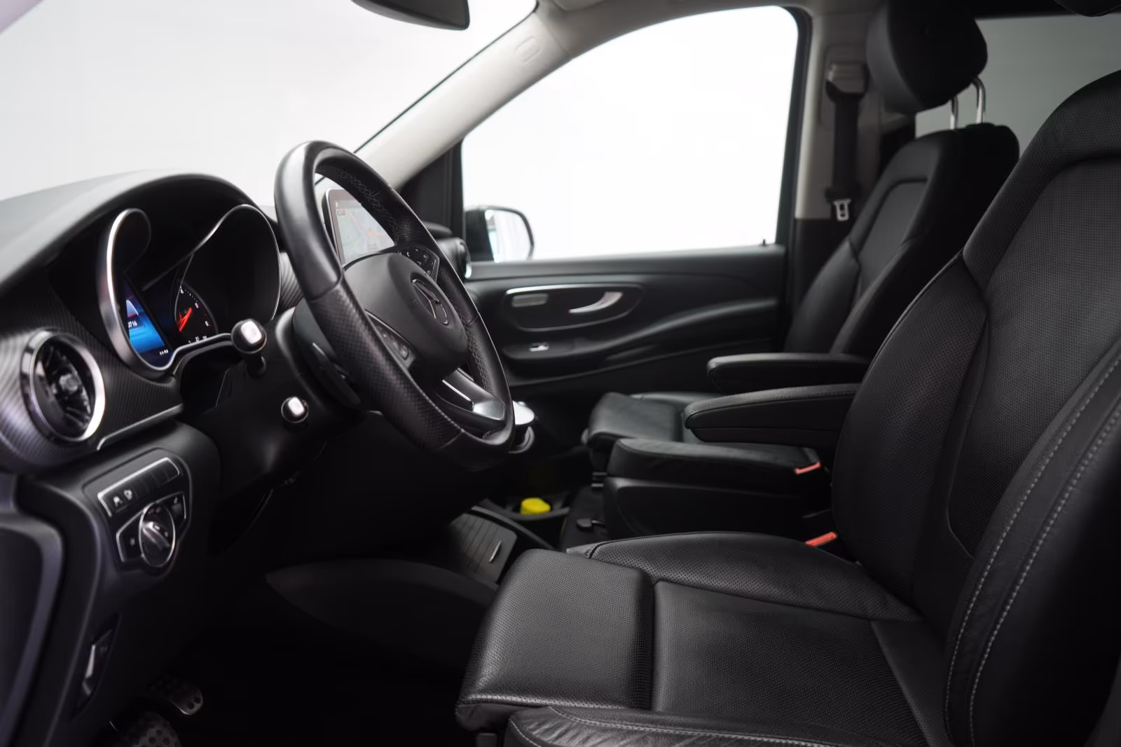 (B-078) Mercedes-Benz V 300 d Lang AMG 9G Leder/Distronic/Kamera/B - Image 6