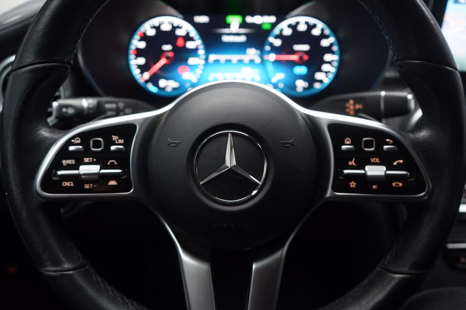 (B-581) Mercedes-Benz(Hybrid) GLC 300 de 4Matic 9G-Tronic Distronic/Kamera/V - Image 12