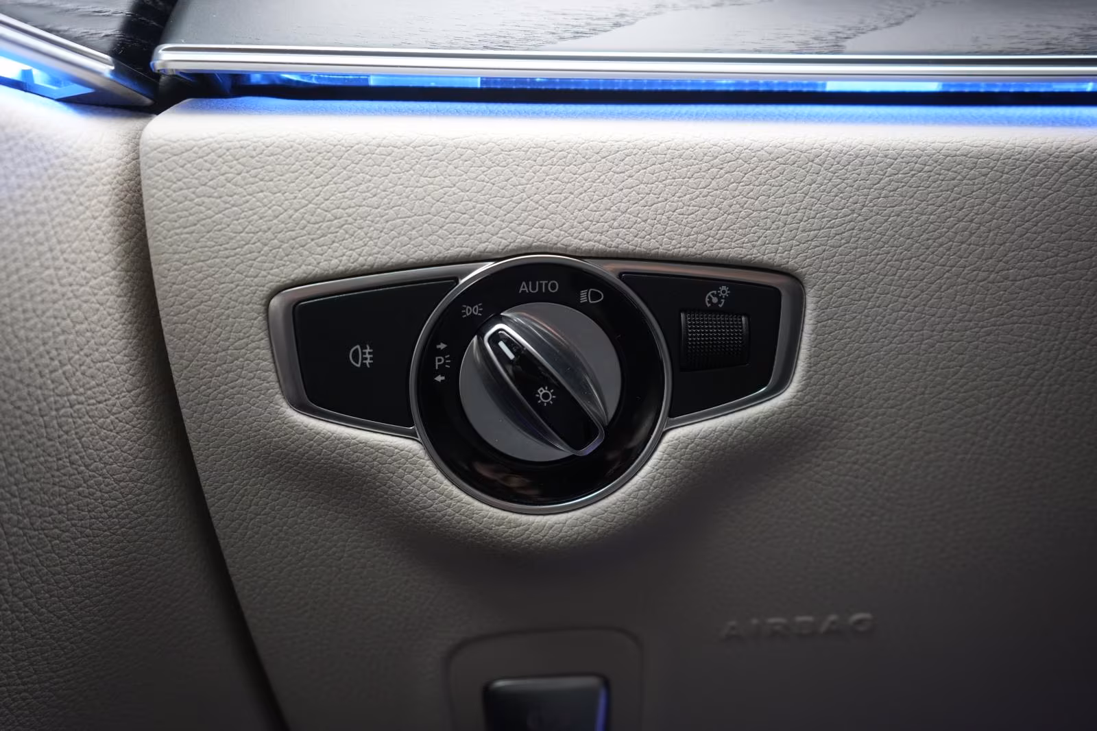 (B-159) Mercedes-Benz(Hybrid) E 300 de 4Matic T 9G-Tronic Avantgarde Leder/Dis - Image 13