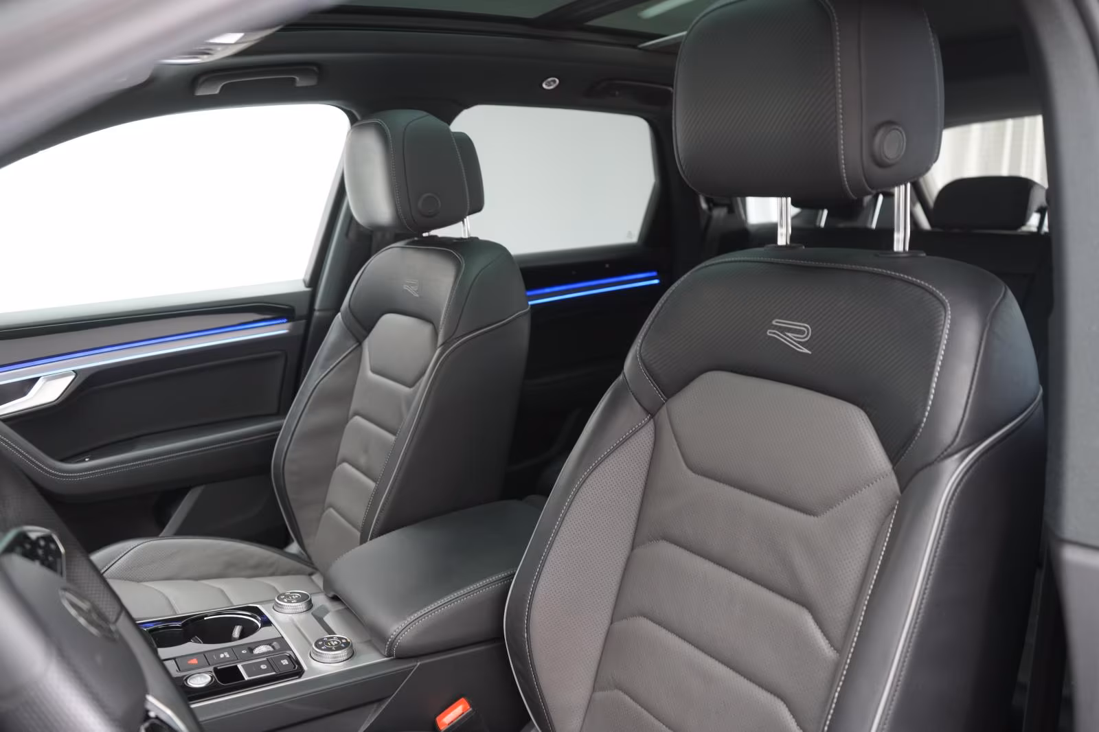 (B-614) Volkswagen Touareg 3.0 V6 TDI 4Motion R-Line Leder/ACC/HUD/ - Image 7