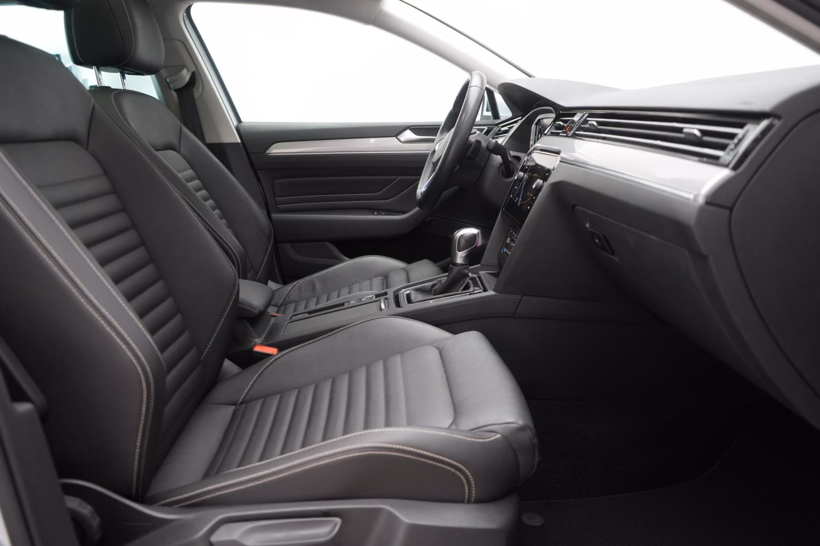 (B-617) Volkswagen(Hybrid) Passat Variant 1.4 TSI DSG GTE ACC/Kamera/Pano/L - Image 9