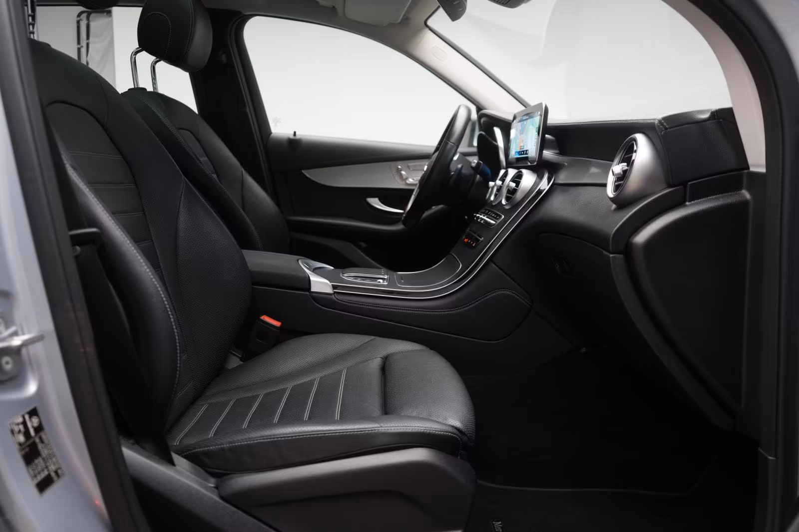 (B-524) Mercedes-Benz(Hybrid) GLC 300 de 4Matic 9G-Tronic Leder/Distronic/ - Image 9