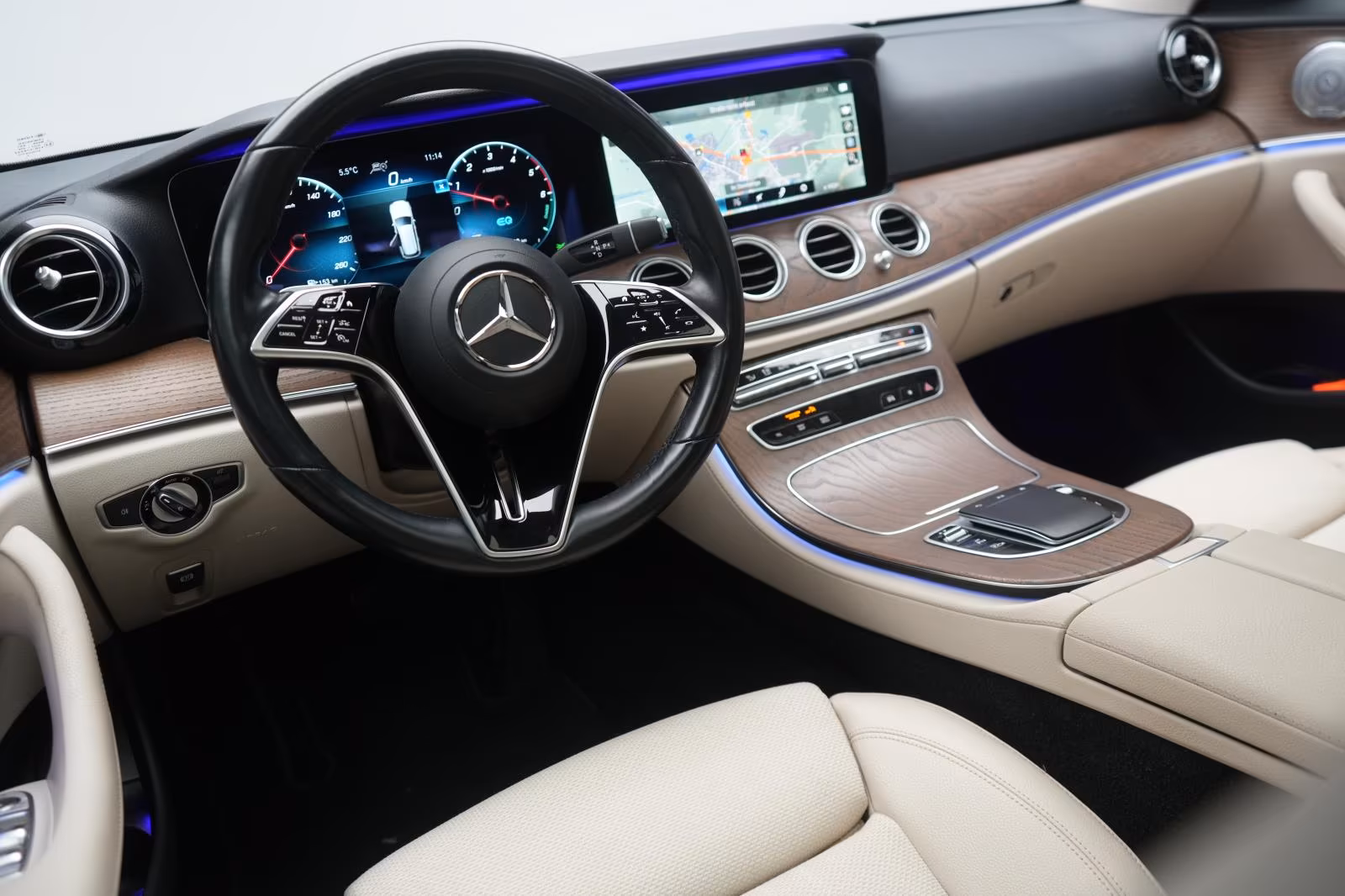 (B-662) Mercedes-Benz(Hybrid) E 300 de T 9G-Tronic Avantgarde Distronic/Kamera - Image 8