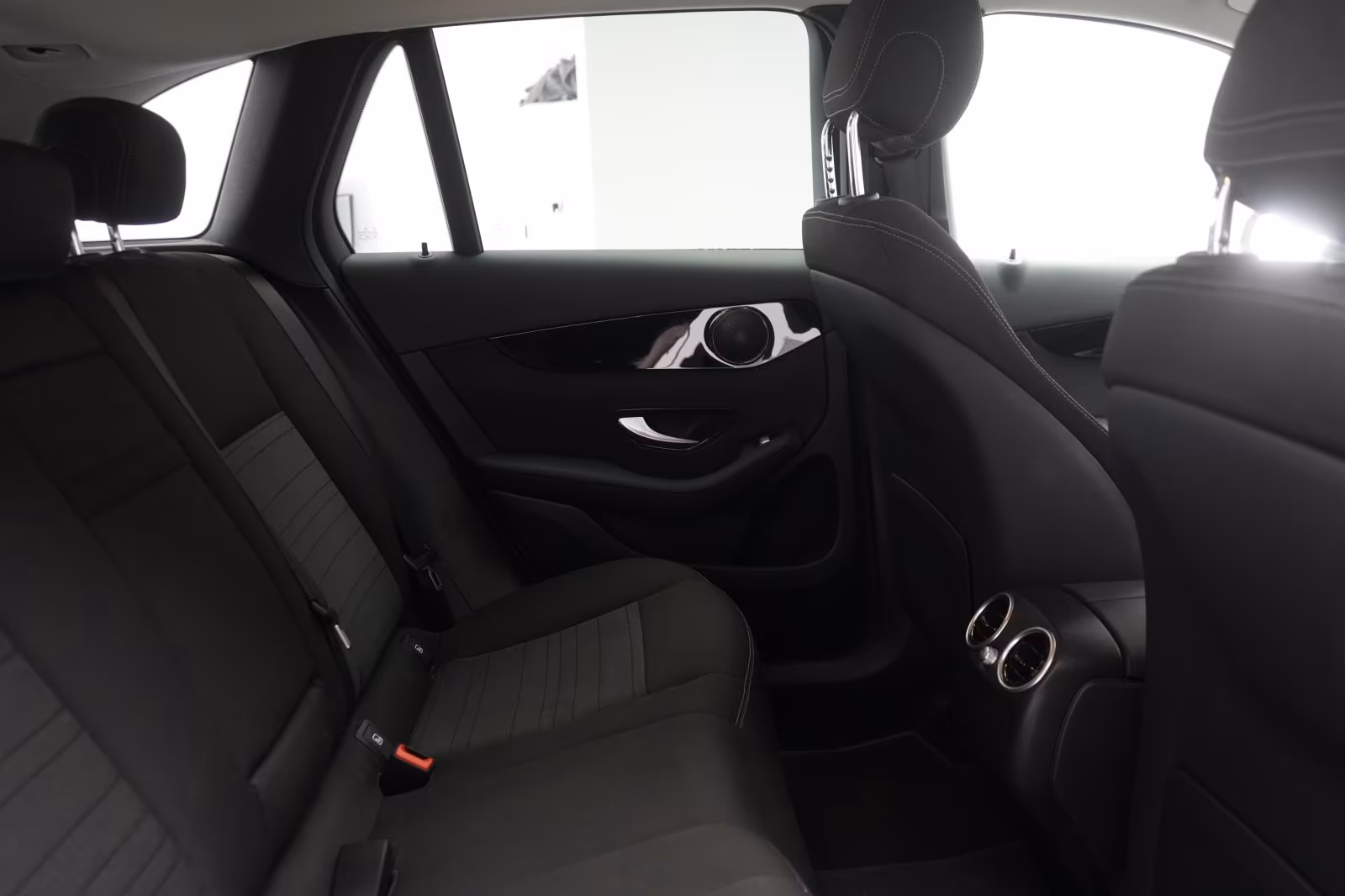 (B-212) Mercedes-Benz GLC 220 d 4Matic 9G-Tronic CarPlay/Temp/Kamer - Image 10