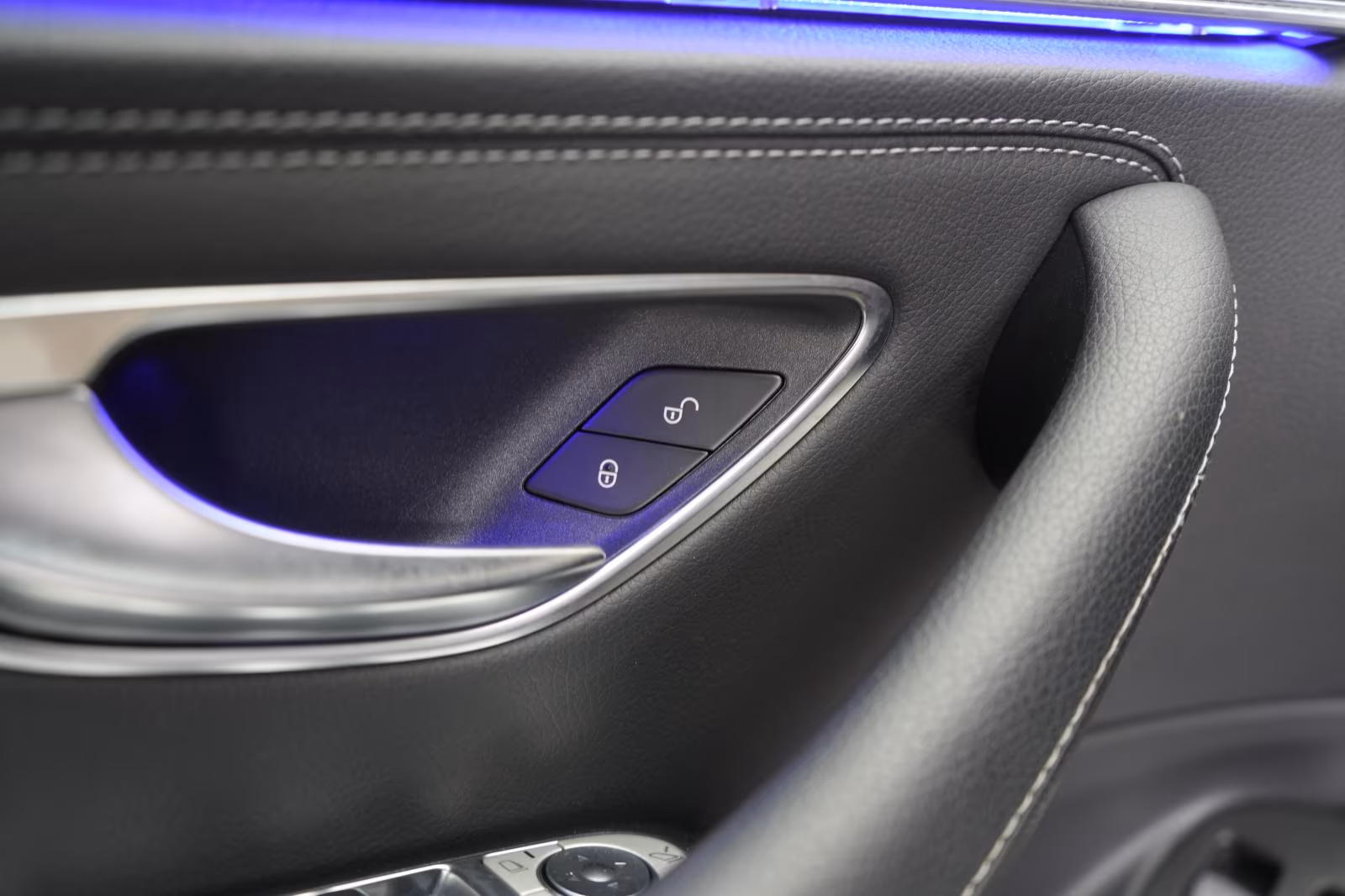 (B-115) Mercedes-Benz(Hybrid) E 300 e T 9G-Tronic AMG Softclose/Leder/HUD/Bu - Image 14
