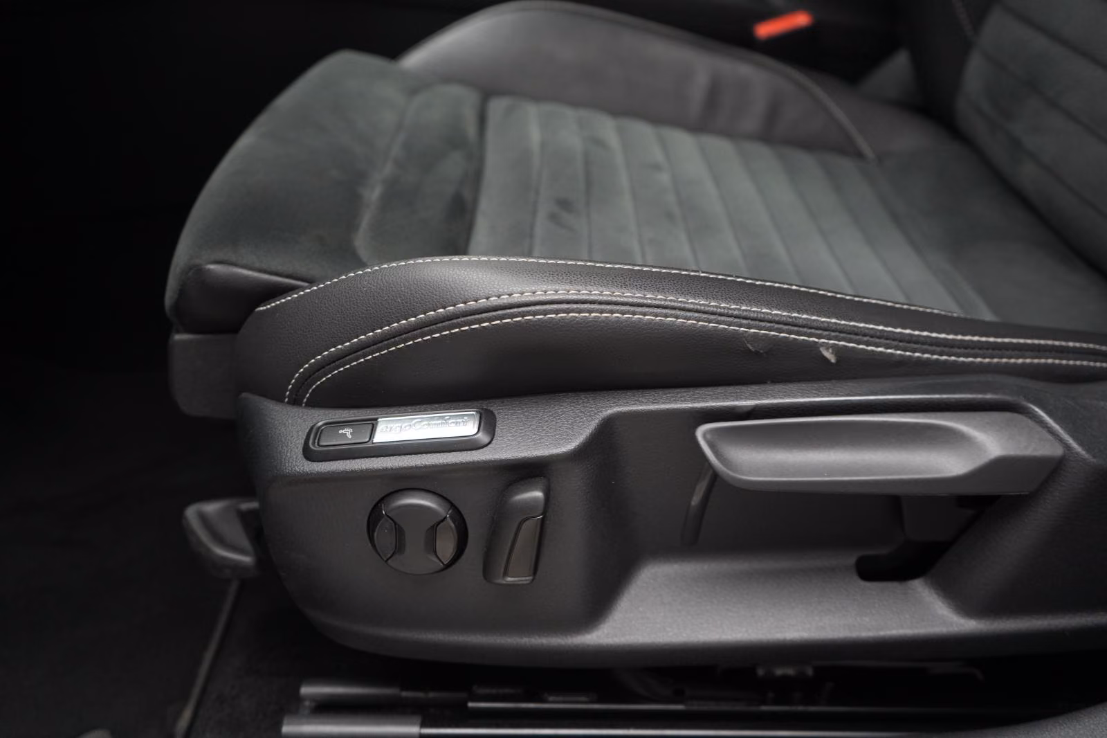 (B-639) Volkswagen(Hybrid) Passat 1.4 TSI Plug-In-Hybrid DSG GTE ACC/Kamera - Image 12