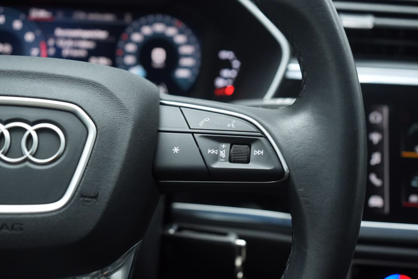 (B-645) Audi Q3 35 TFSI S tronic advanced CarPlay/Temp/Virtua - Image 13