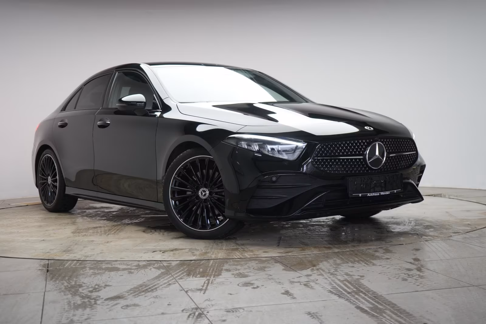 (B-727) Mercedes-Benz A 220 d 8G-DCT AMG Temp/Kamera/HUD/Lane/ - Image 1