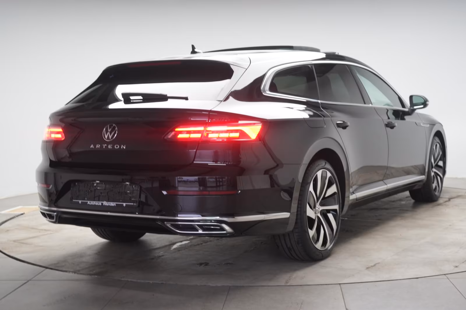 (B-614) Volkswagen Arteon Shooting Brake 2.0 TDI DSG R Line Leder/A  - Image 5