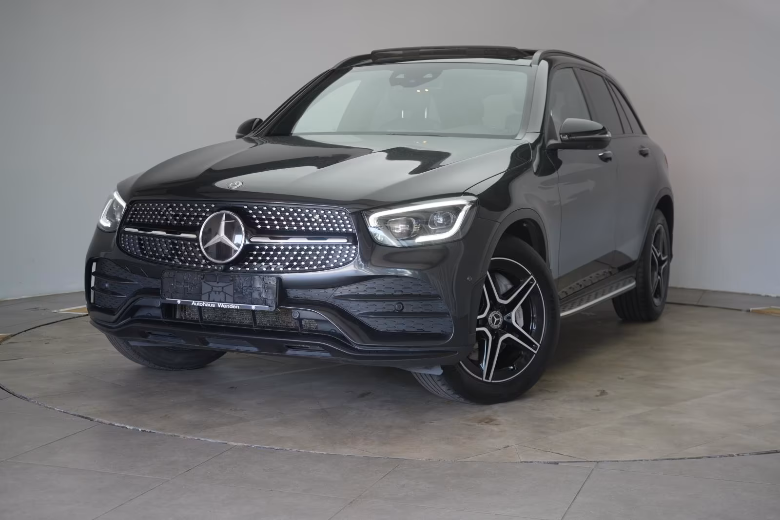 (B-423) Mercedes-Benz GLC 300 d 4Matic 9G-Tronic AMG Leder/Distronic/P - Image 3