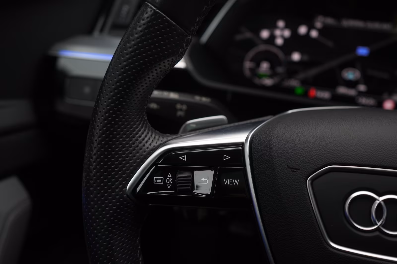 (B-587) Audi e-tron 55 quattro S line Matrix/Kamera/Pano/Virt - Image 14