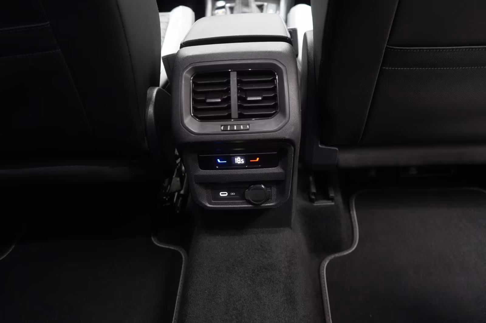 (B-283) Volkswagen Tiguan Allspace 2.0 TSI 4Motion DSG R-Line ACC/K - Image 13
