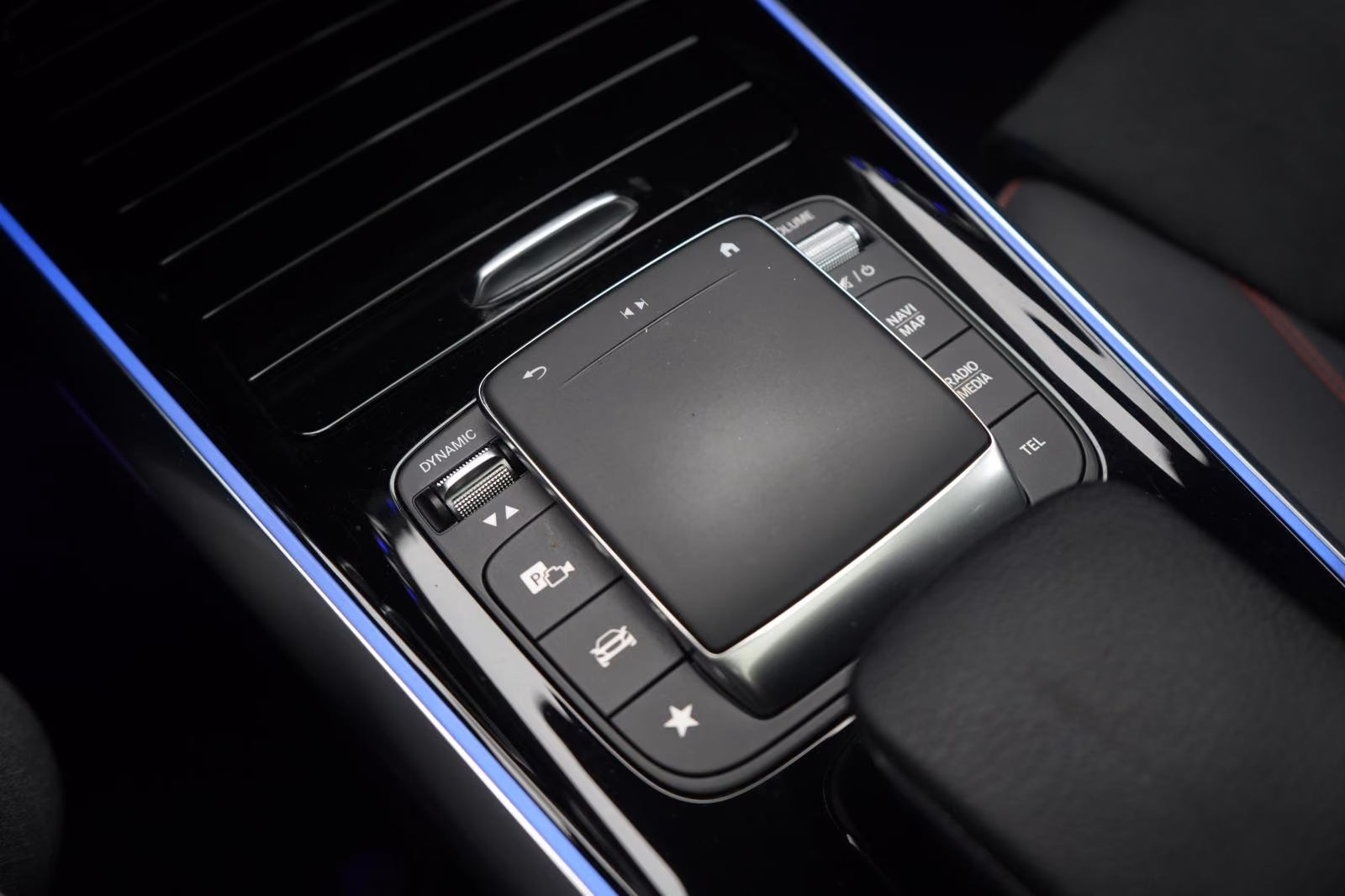 (B-060) Mercedes-Benz GLA 220 d 4Matic 8G-DCT AMG Temp/Kamera/Pa - Image 17