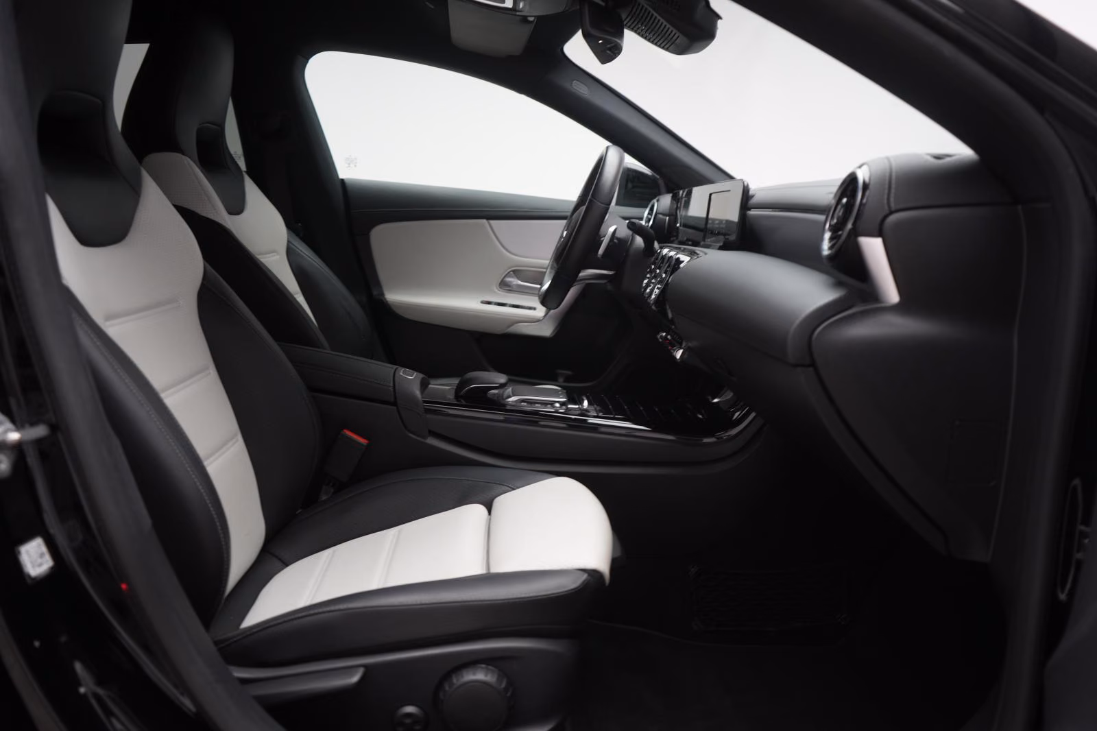 (B-184) Mercedes-Benz CLA 220 Shooting Brake d 8G-DCT AMG Leder/Dis - Image 9