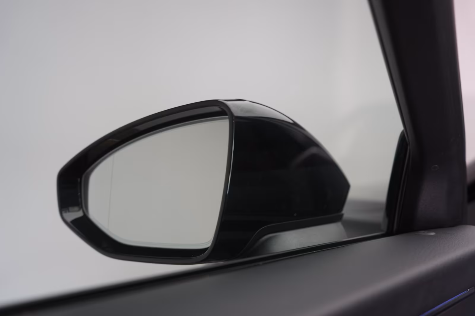 (B-778) Audi A6 40TDI S line ACC/Kamera/Virtual/AHK/Lane/Side - Image 26