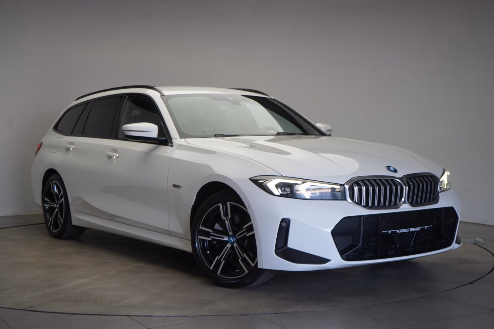 (B-320) BMW(Hybrid) 320 e Touring M Sport ACC/Kamera/H&K/Wide/Lane/S - Image 1