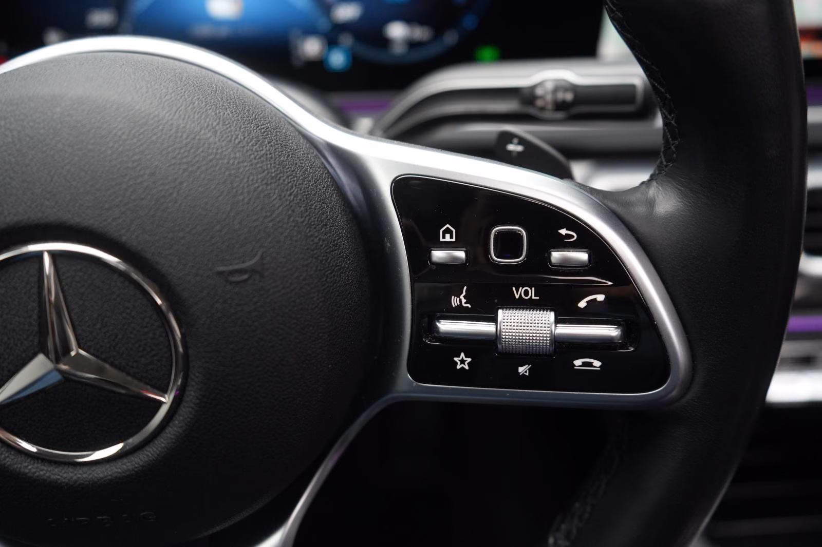 (B-151) Mercedes-Benz(Hybrid) GLE 350 e 4Matic 9G-T AMG Leder/Distronic/HUD/ - Image 17