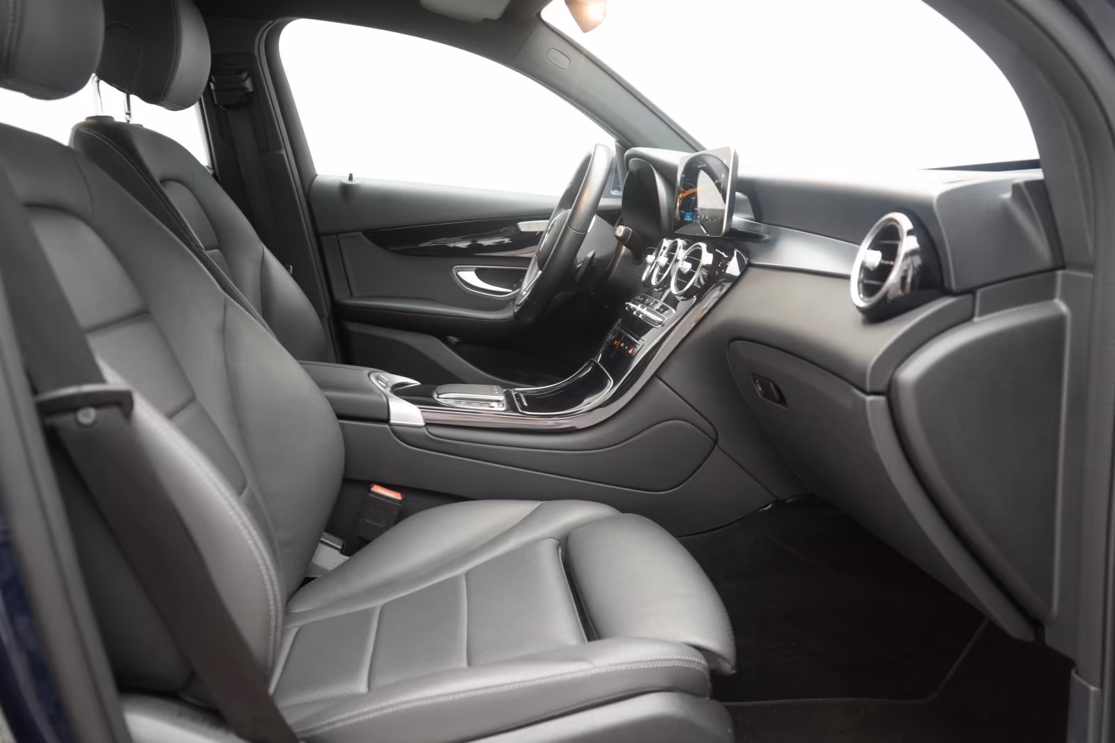 (B-713) Mercedes-Benz(Hybrid) GLC 300 de 4Matic Leder/Temp/Kamera/AHK - Image 9