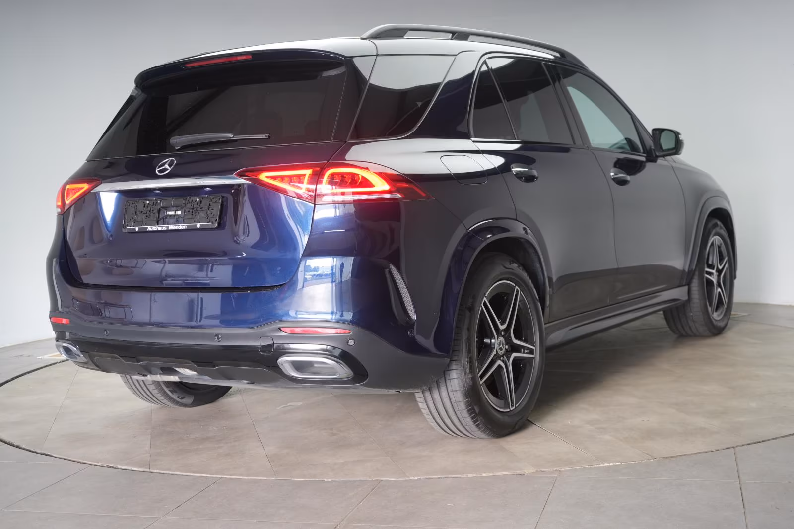 (B-392) Mercedes-Benz(Hybrid) GLE 350 de 4Matic 9G-Tronic AMG Distronic/Softcl  - Image 5