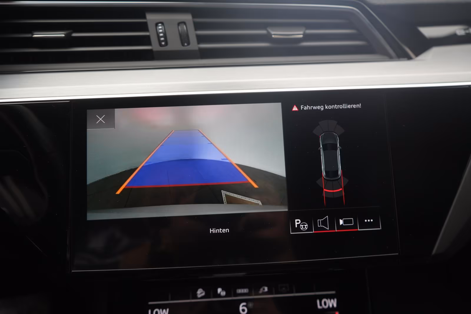 (B-581) Audi e-tron Sportback 55 quattro S line Matrix/Kamera - Image 18