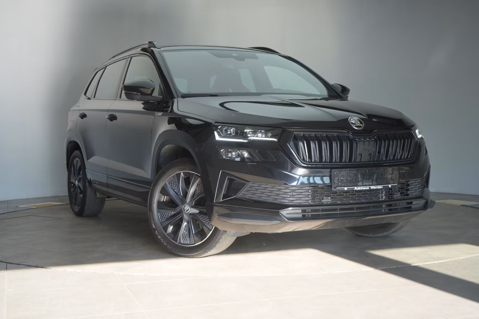 (B-757) Skoda Karoq 2.0 TDI 4x4 DSG Sportline AHK/Matrix/Virtu - Image 1