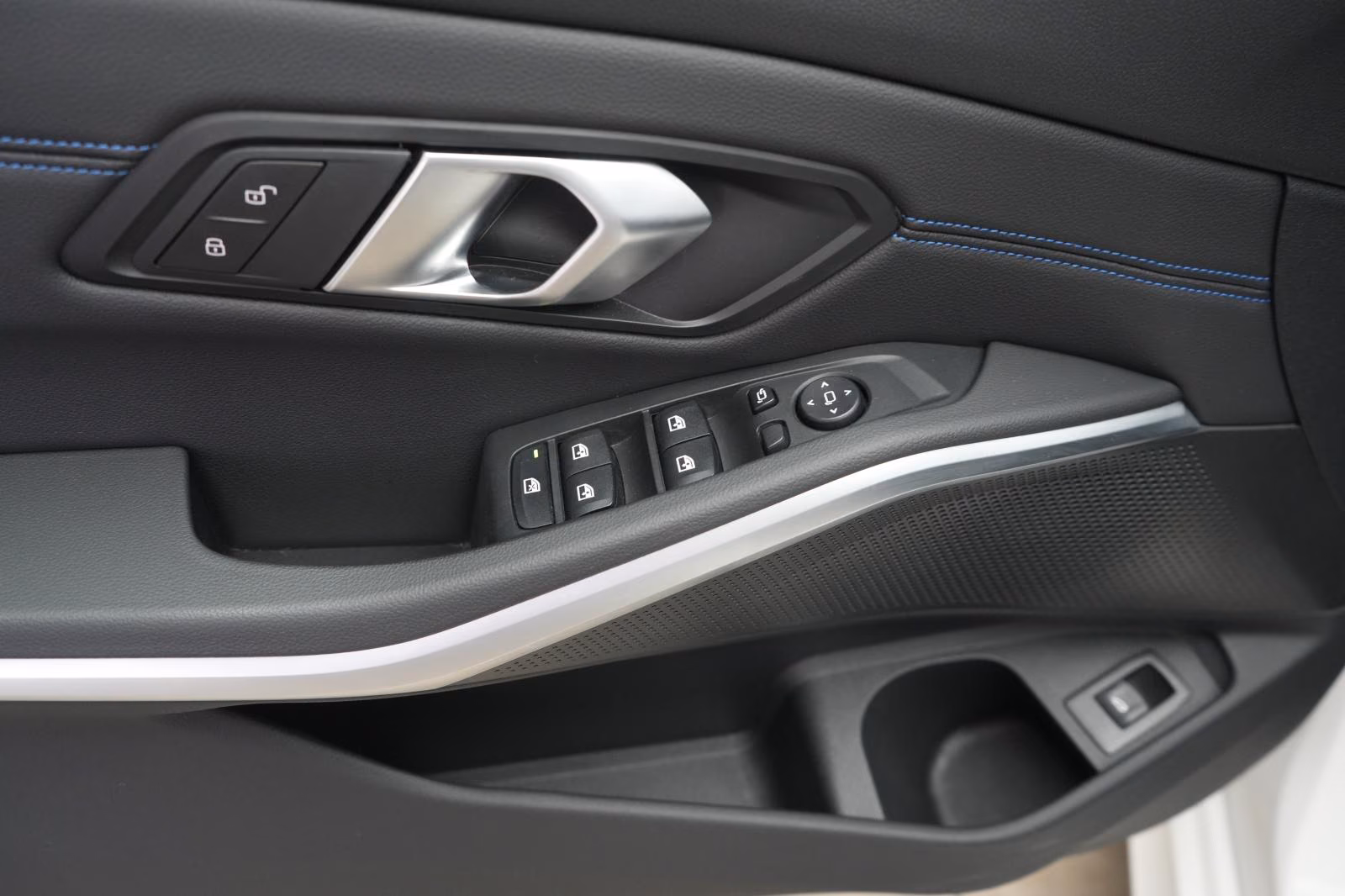(B-409) BMW 320 i Touring M Sport ACC/Kamera/AHK/Lane/CarPla - Image 18