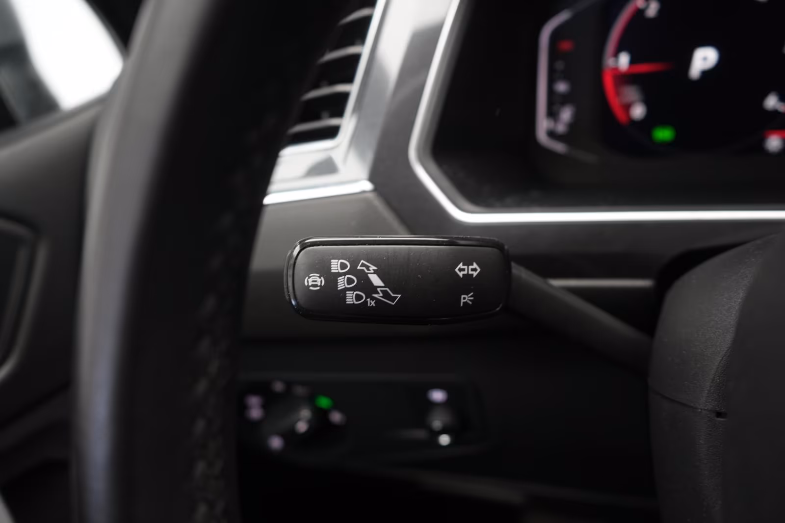 (B-321) Volkswagen Tiguan Allspace 2.0 TDI 4Motion R line ACC/Kamer - Image 14