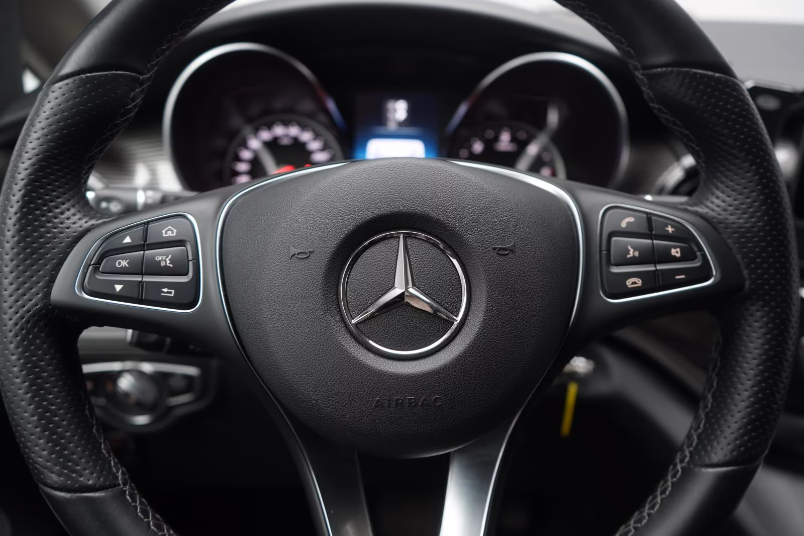 (B-342) Mercedes-Benz V 220 d kompakt 9G-Tronic Avantgarde Led - Image 18