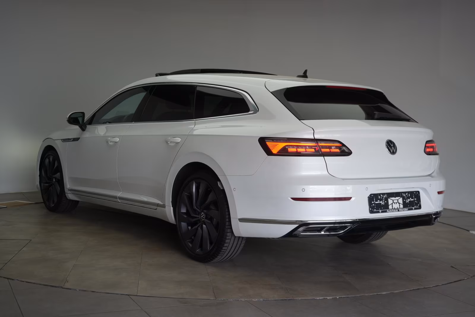 (B-066) Volkswagen Arteon Shooting Brake 2.0 TDI DSG R-Line ACC/Kam - Image 4