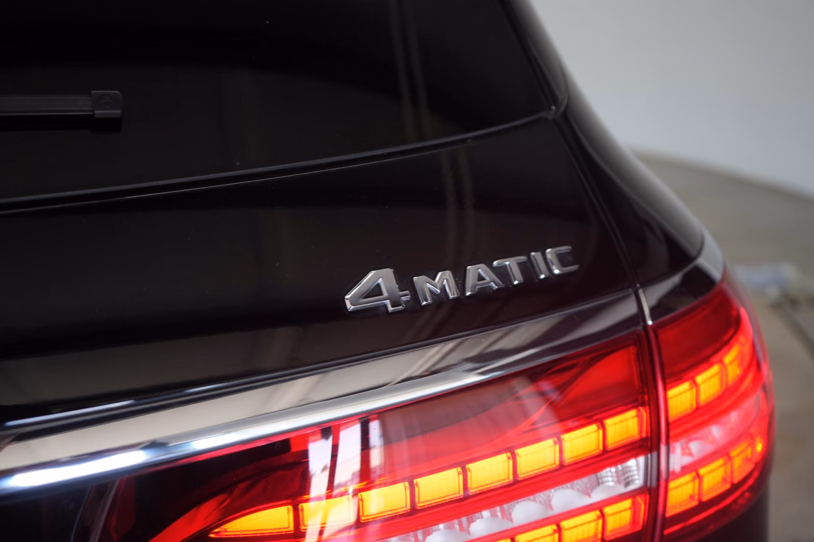 (B-413) Mercedes-Benz(Hybrid) E 300 de 4Matic T 9G AMG Softclose/Burmester/Air - Image 21