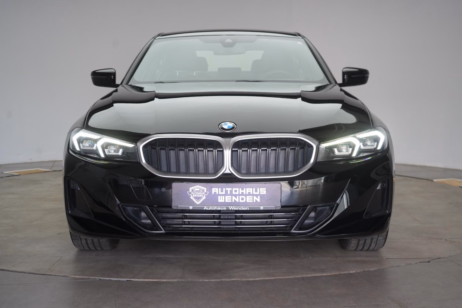(B-425) BMW 320 i Leder/Temp/Hifi/Wide/CarPlay/Lane - Image 2