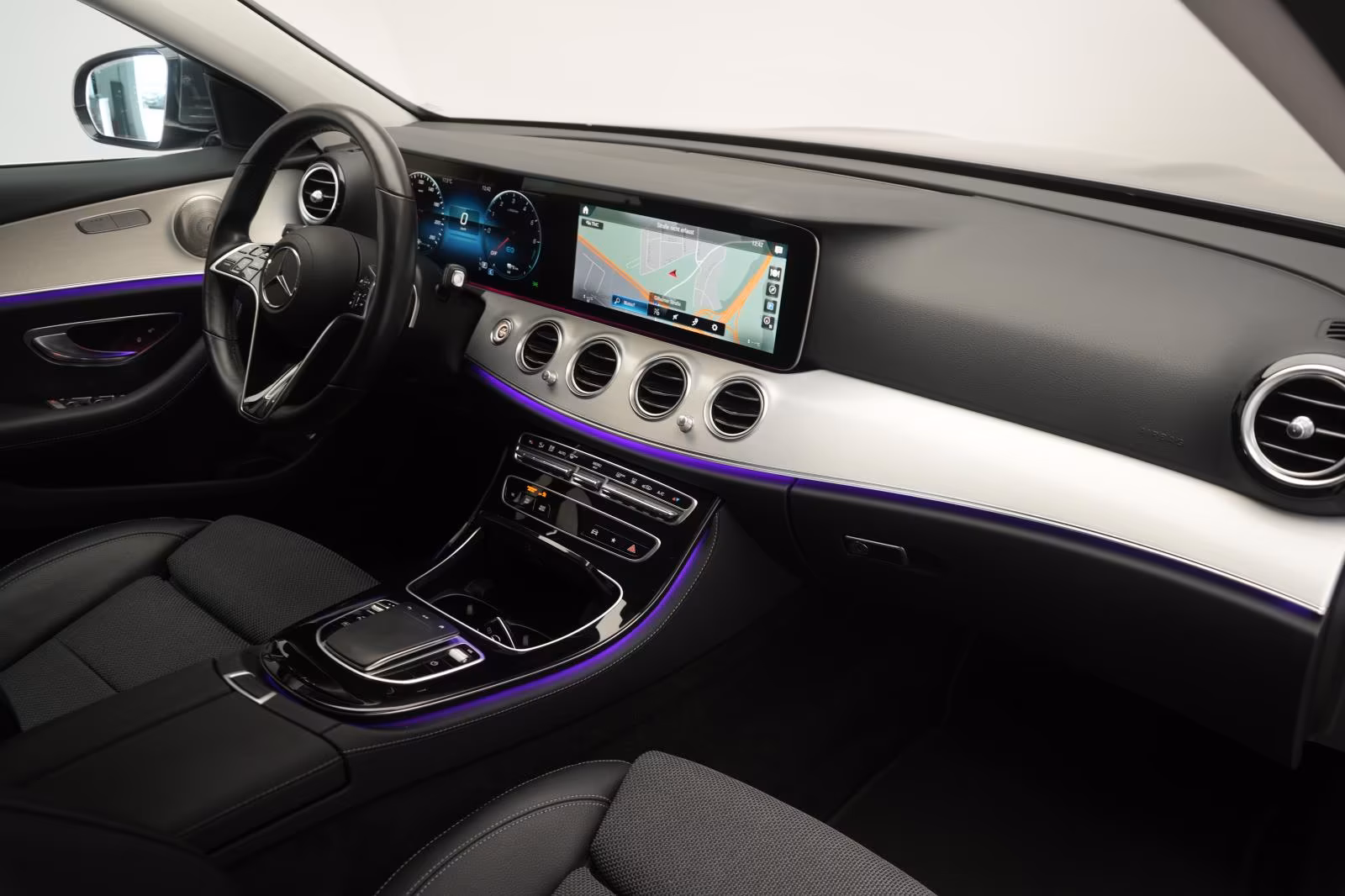 (B-501) Mercedes-Benz(Hybrid) E 300 de 9G-Tronic Avantgarde Distronic/Kamera/ - Image 10