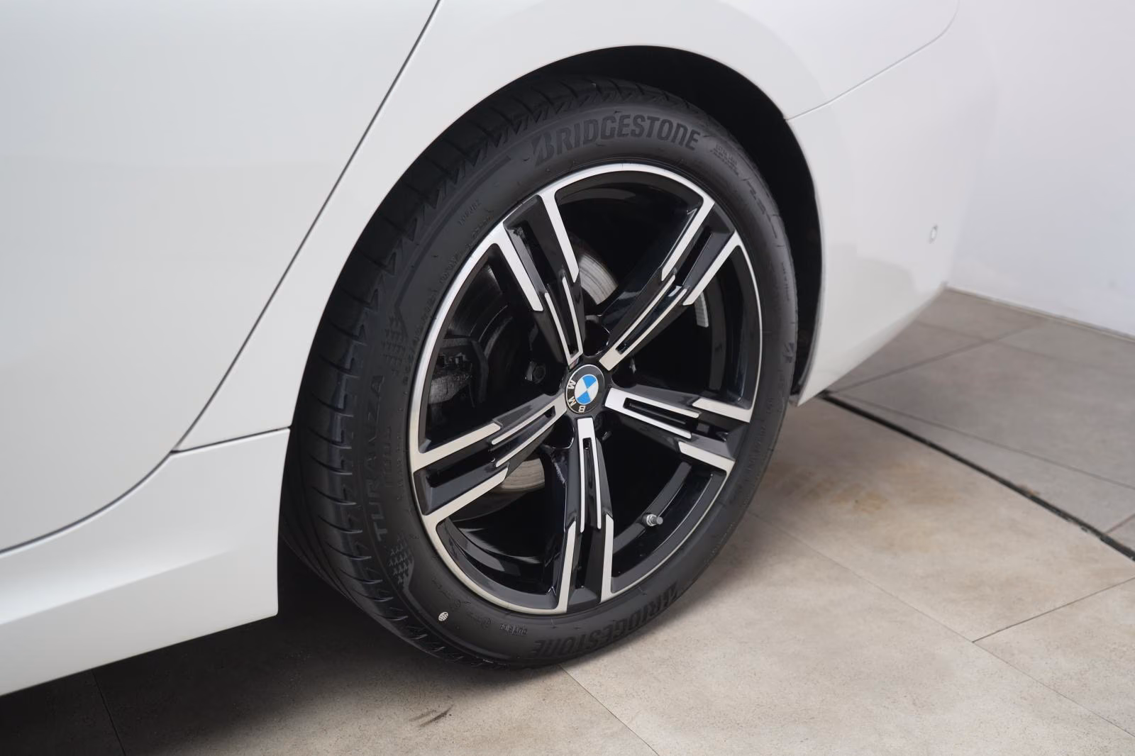 (B-409) BMW 320 i Touring M Sport ACC/Kamera/AHK/Lane/CarPla - Image 26