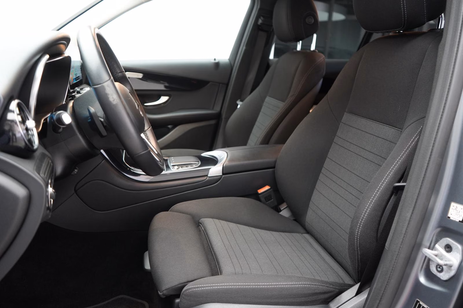 (B-582) Mercedes-Benz GLC 220 d 4Matic 9G-TRONIC Temp/Kamera/HU - Image 6