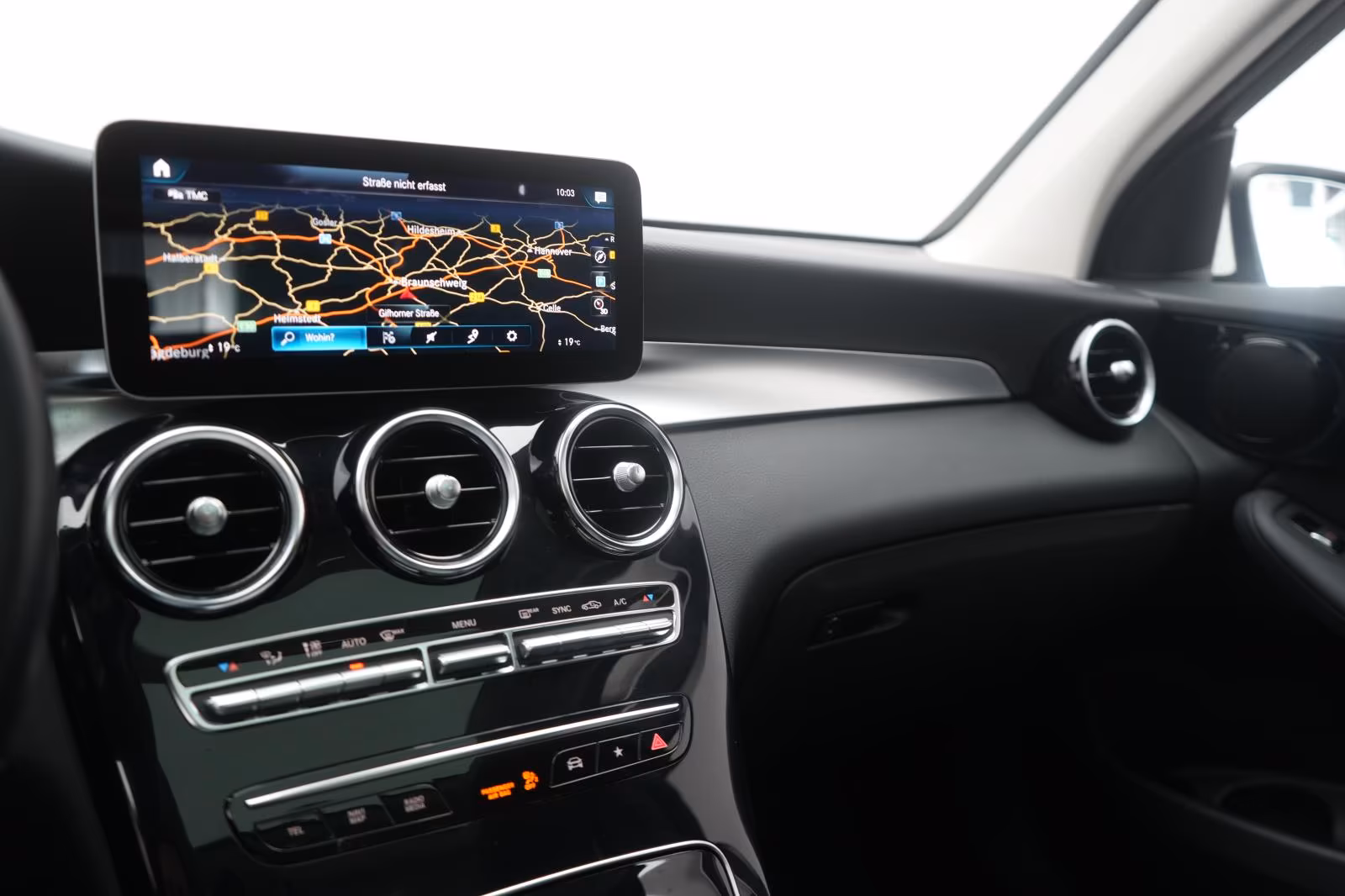 (B-728) Mercedes-Benz GLC 220 d 4Matic 9G-Tronic Distronic/Kamera/Pan - Image 17