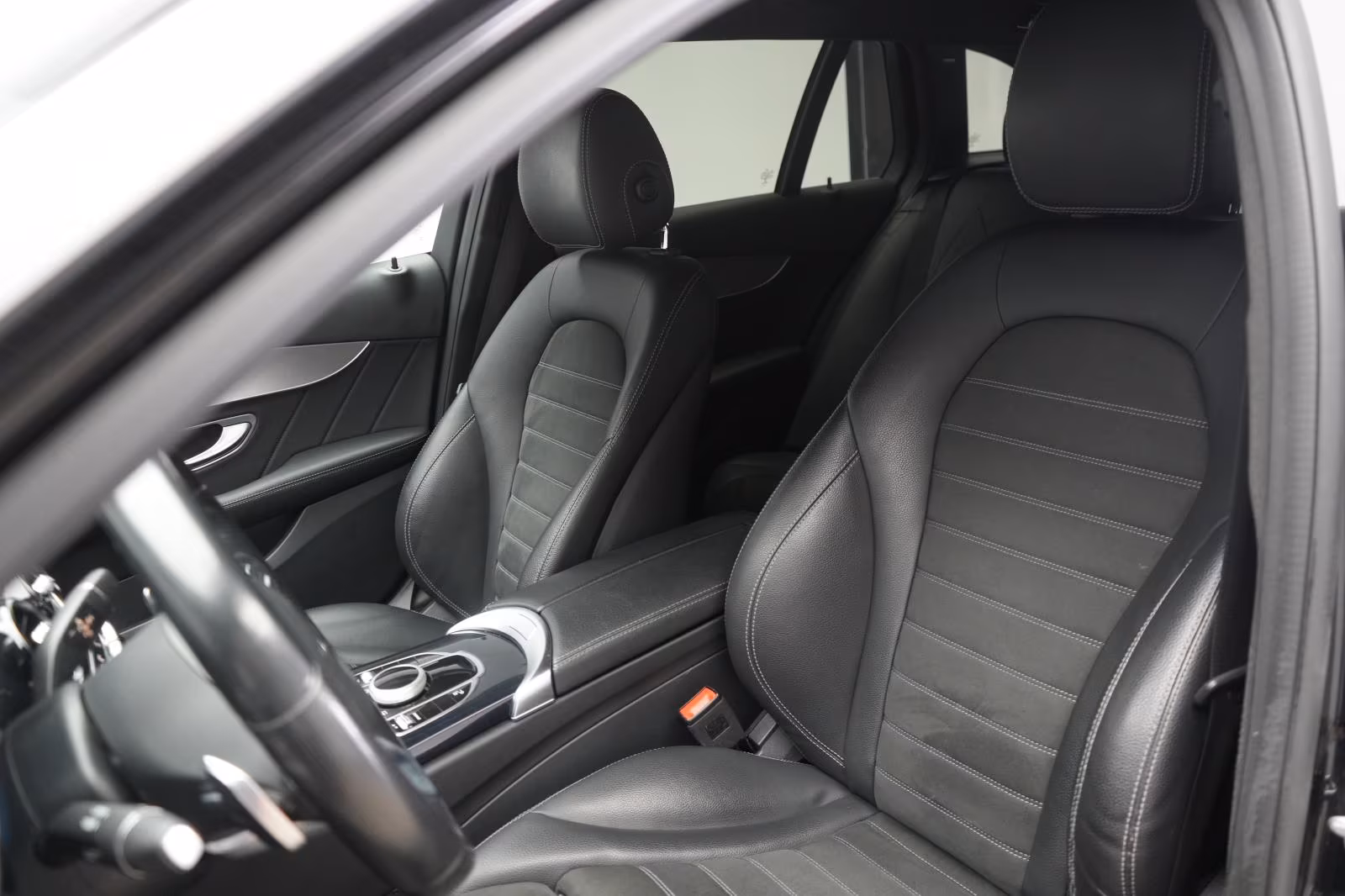 (B-571) Mercedes-Benz(Hybrid) C 300 de T 9G-Tronic AMG Temp/Kamera/Burmes - Image 7