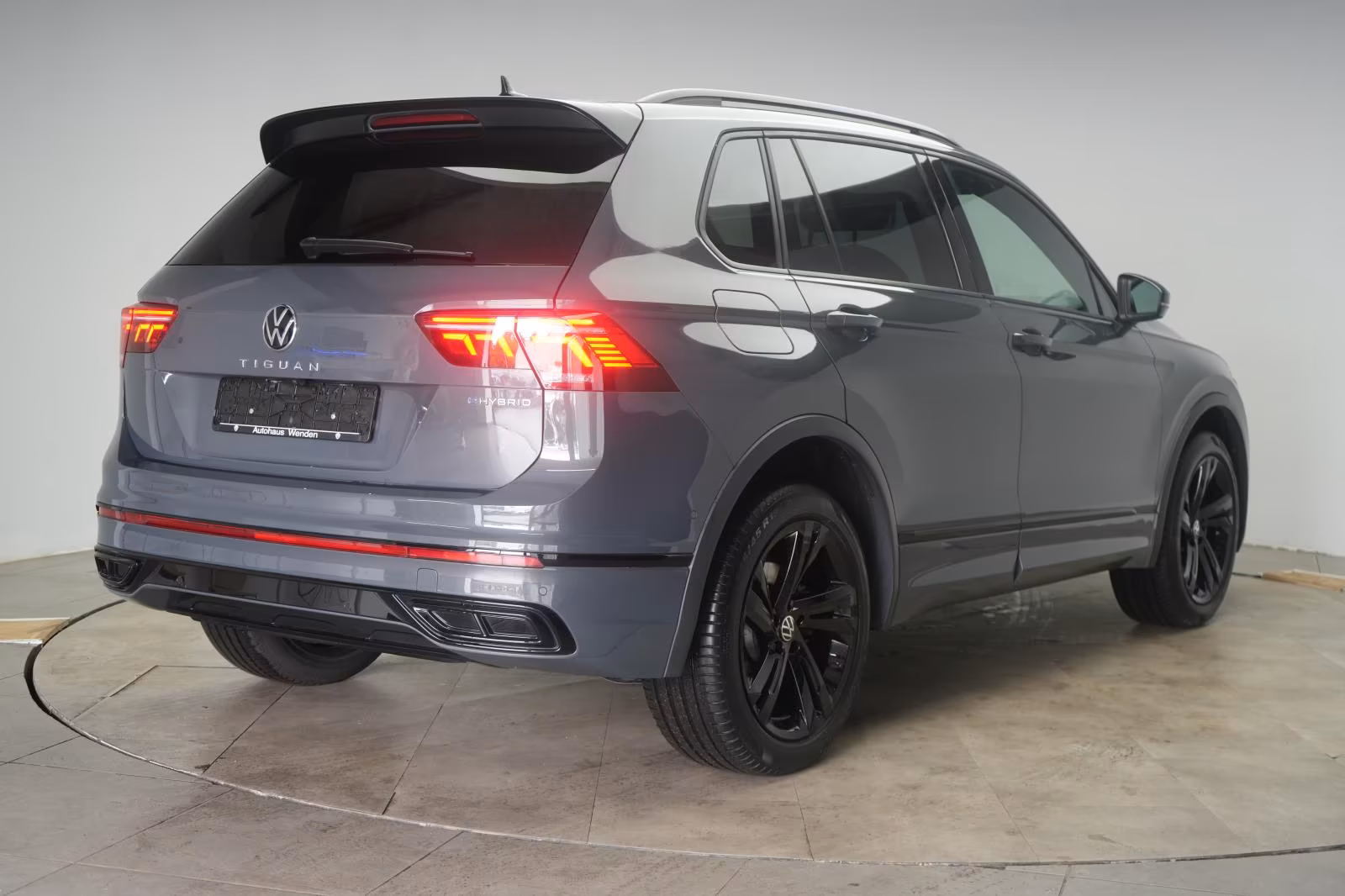 (B-131) Volkswagen Tiguan 1.4 eHybrid DSG R-Line Matrix/DCC/IQ.Driv - Image 5
