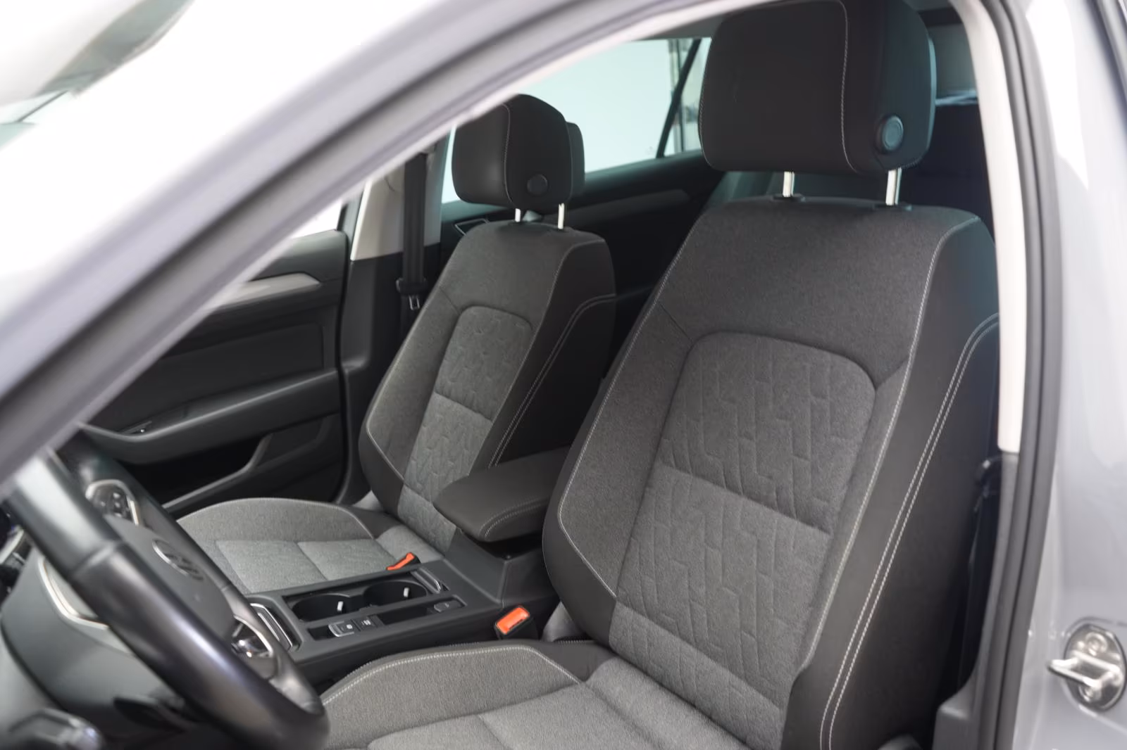 (B-101) Volkswagen Passat Variant 2.0 TDI DSG Business ACC/Kamera/L - Image 8